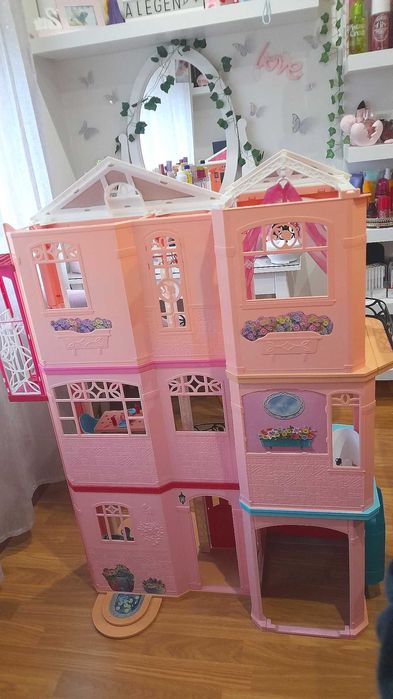 Barbie Dreamhouse Original – Modelo CJR47