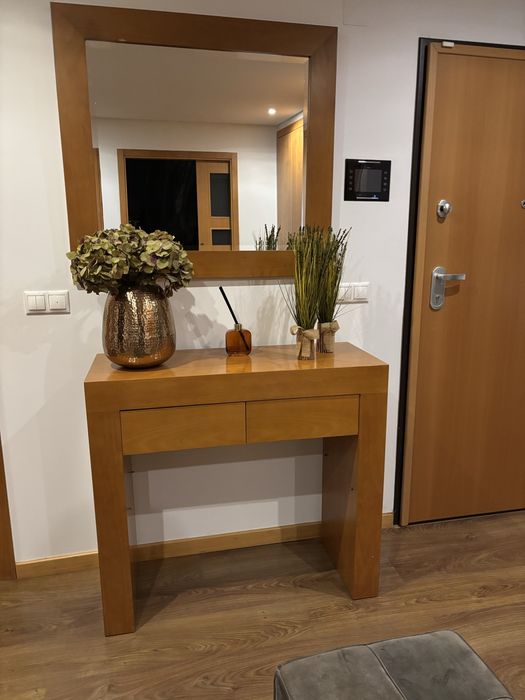 Movel de entrada em madeira