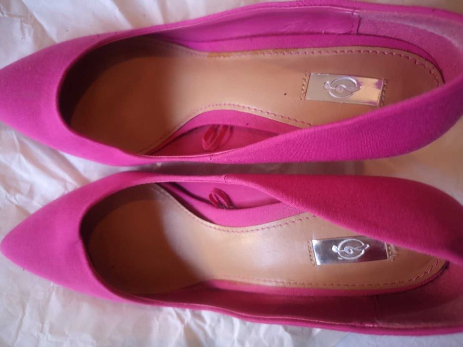 sapatos salto alto da stradivarius