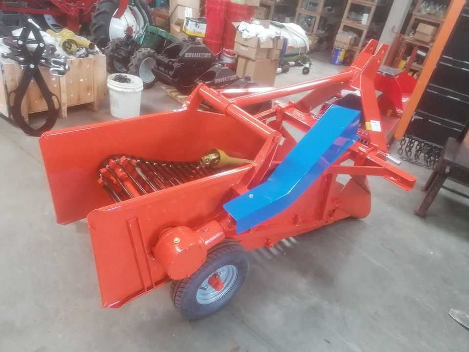 Maquina tirar batatas de duas linhas , arrancador