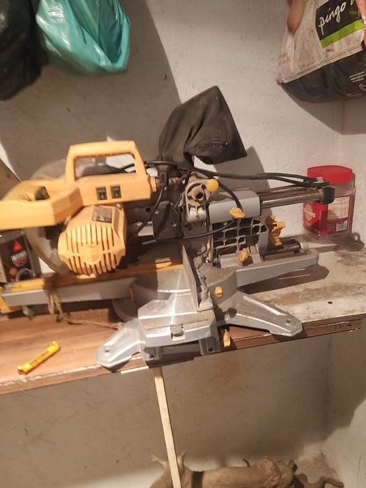 Esquadrejadora com laser