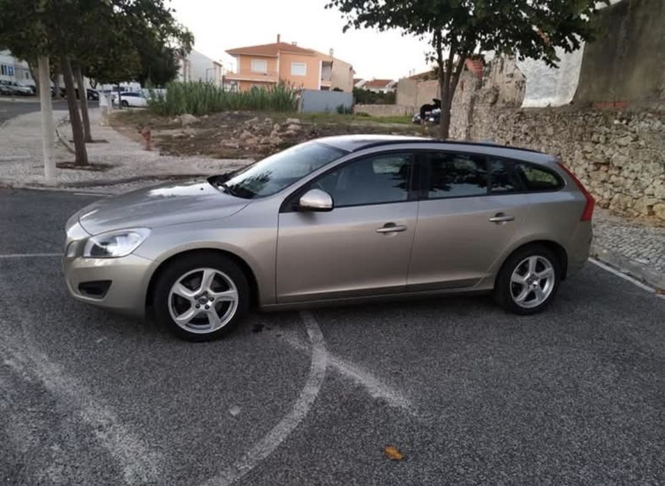 Volvo v60 d2 1.6 foto 4