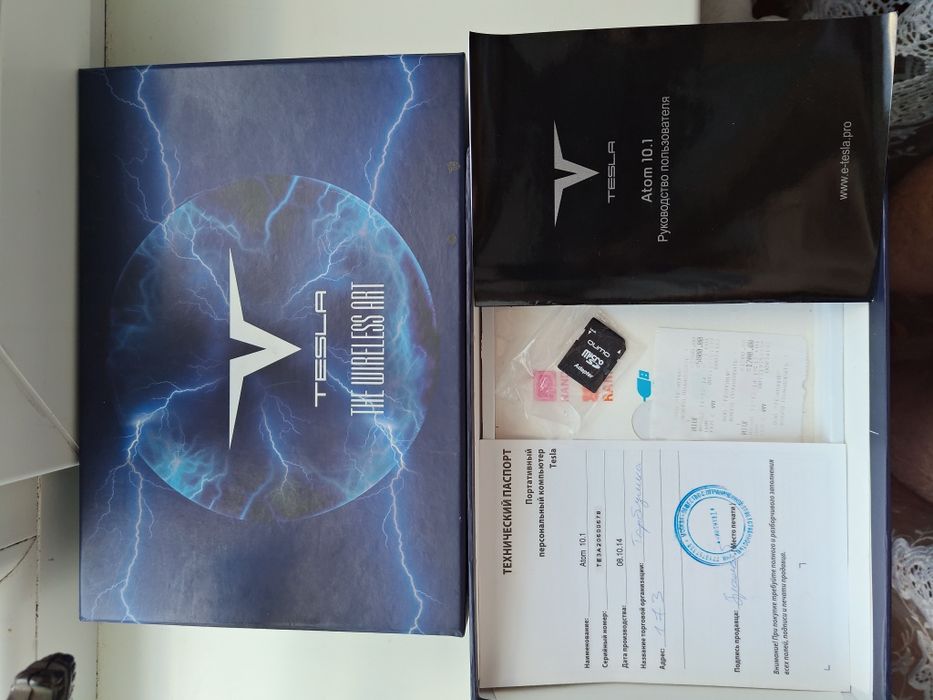 Потребує ремонту TESLA ATOM 10.1