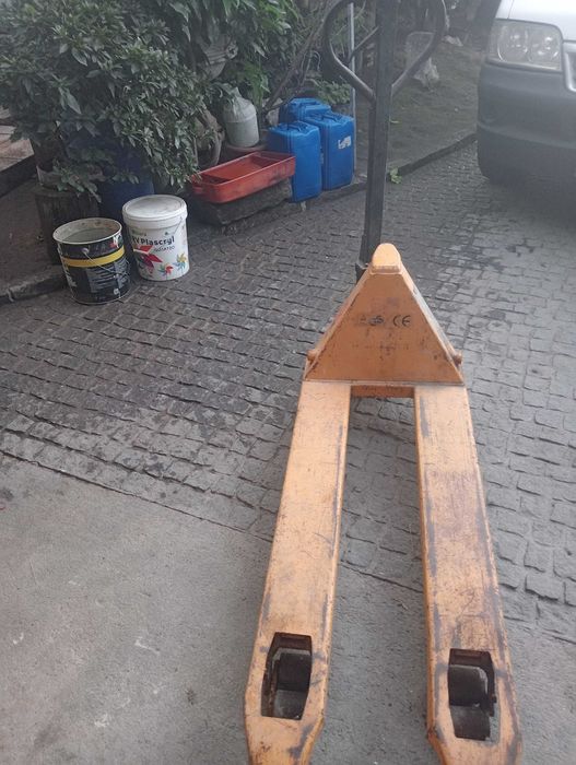 Porta paletes a funcionar