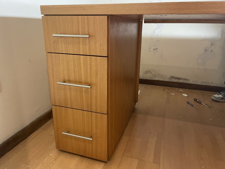 Secretaria em madeira maciça, levantar em braga