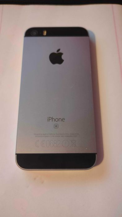 iPhone SE (2016) - Apple