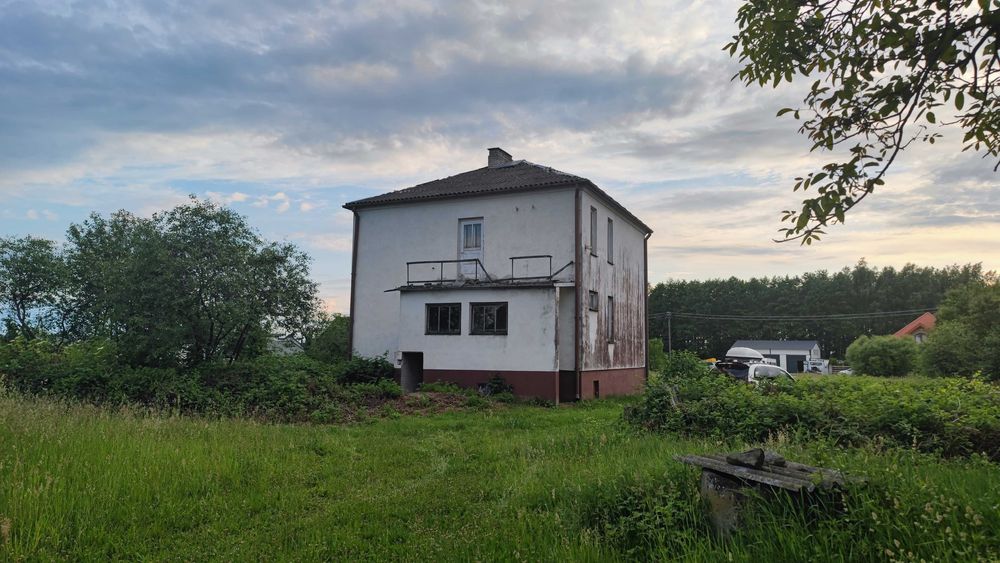 Działka z domem do remontu 2500m2