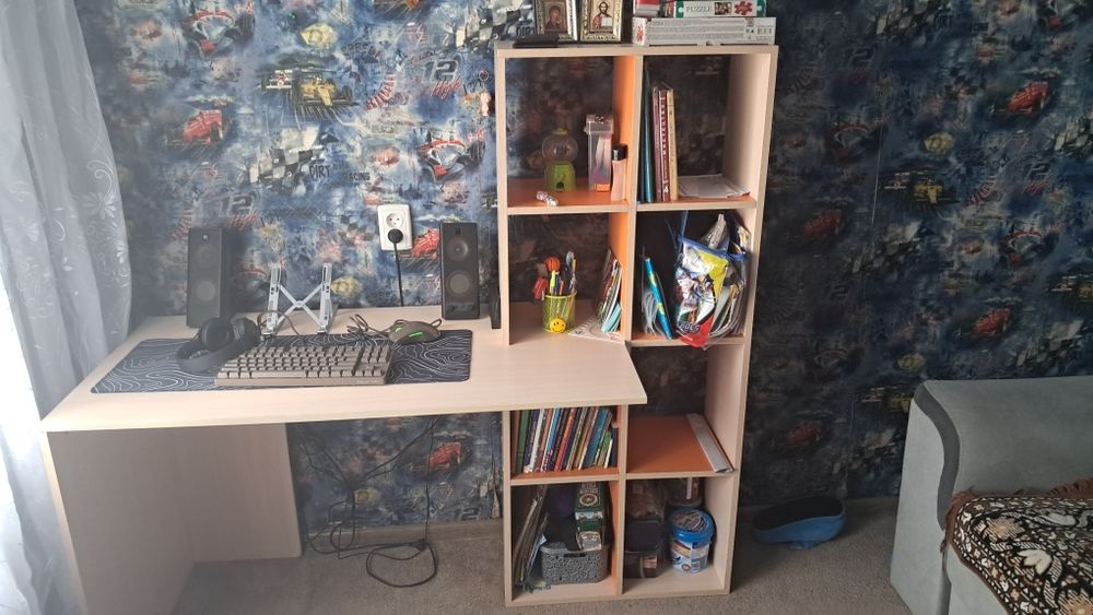 Стіл компьютерний