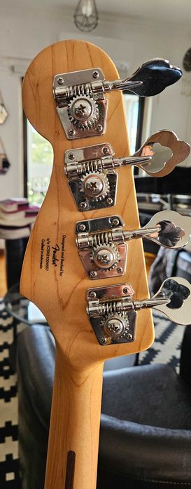 contrabaixo squier fender - seminovo - ótimo preço