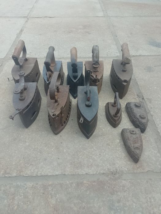 Продам старі утюгі.