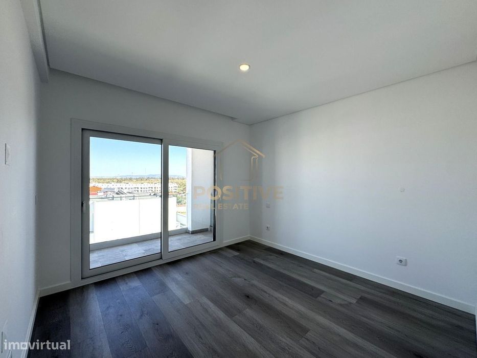 Moradia T4 em Vale de Milhaços | Espaço, luz natural |  A33 e A2 | A 2