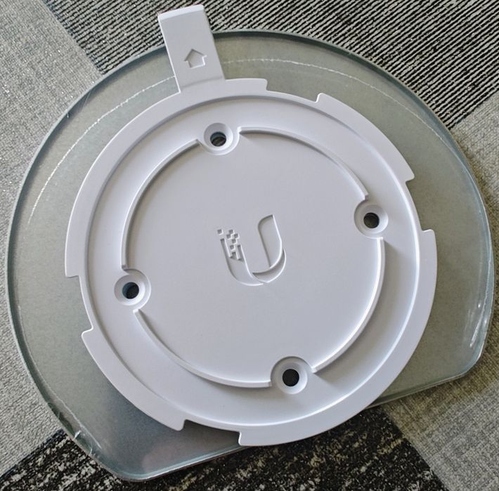 Монтажная пластина  кронштейн для точки доступа Ubiquiti UniFi