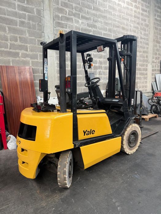Empilhador Yale 2000kg GPL
