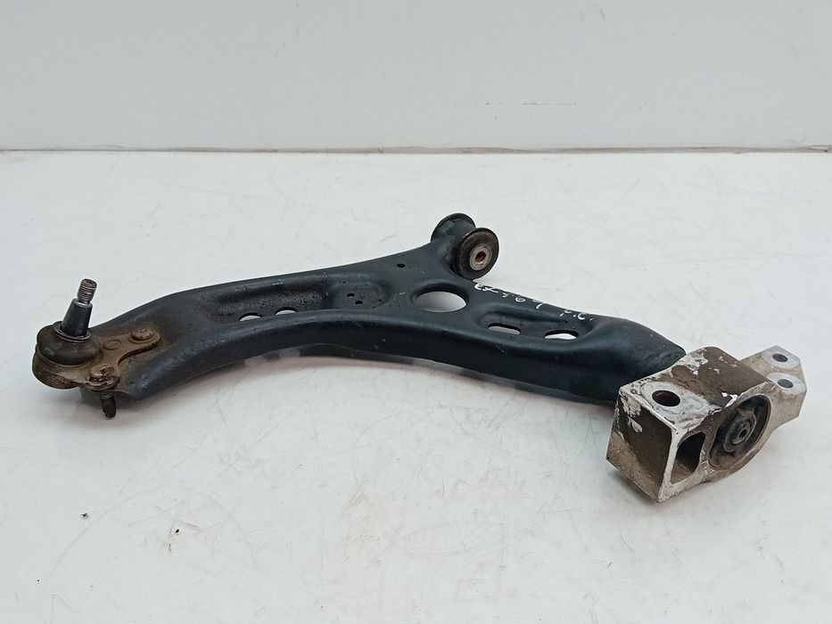 Braço de suspensão frente esquerdo VOLKSWAGEN Passat Variant (365)