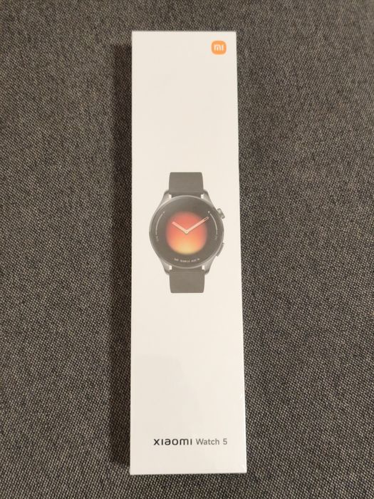 Xiaomi watch 5 .
