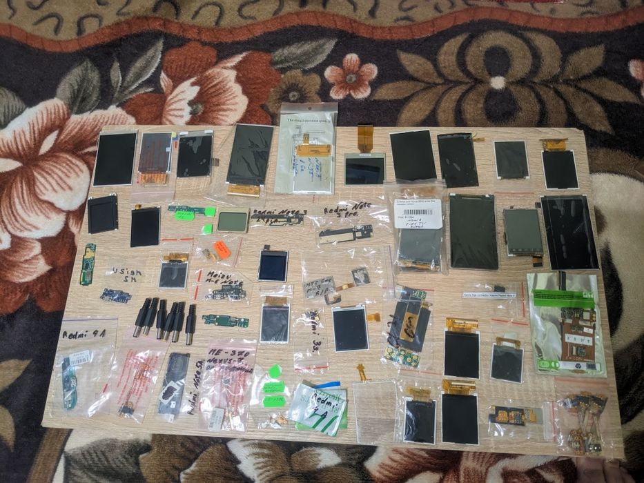 Продам лот корпусів для Нокіа сіменс соні Ерікс по 100 за шт.