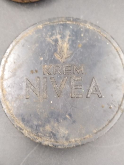 Zestaw opakowań po kosmetykach Nivea z PRL-u