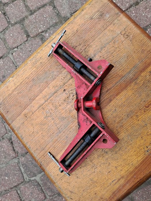 Narzędzie do wyginania listew drewnianych