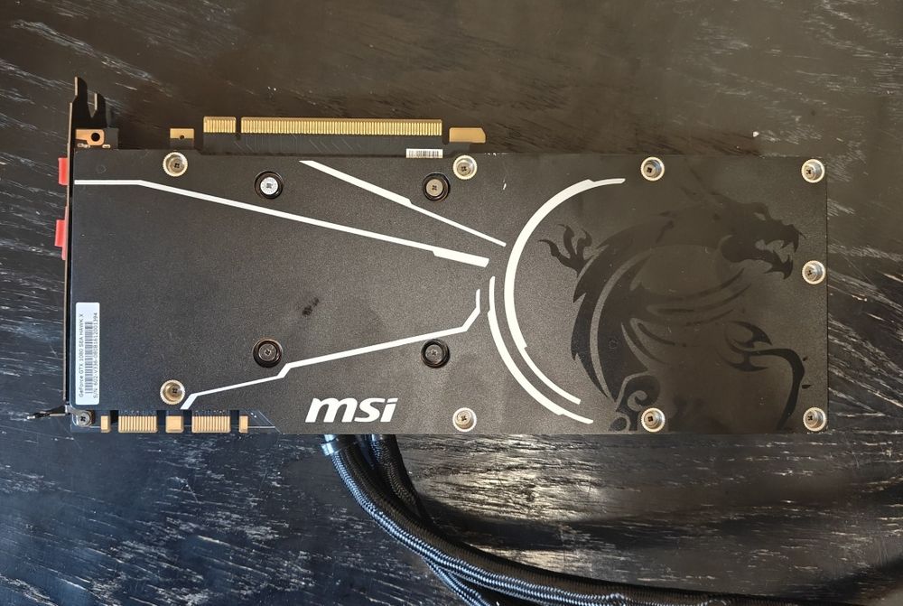 Холодна Msi GeForce GTX 1080 SEA HAWK X з Водяним Охолодженням