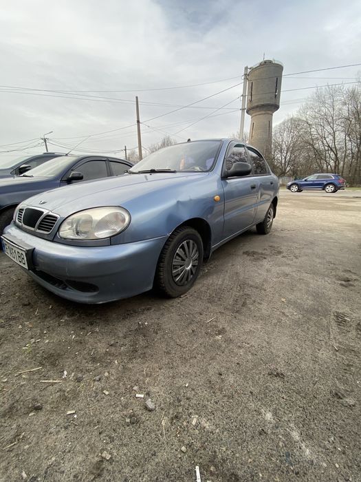 Продается  автомобиль. Машина полностью на ходу, — сел и поехал.