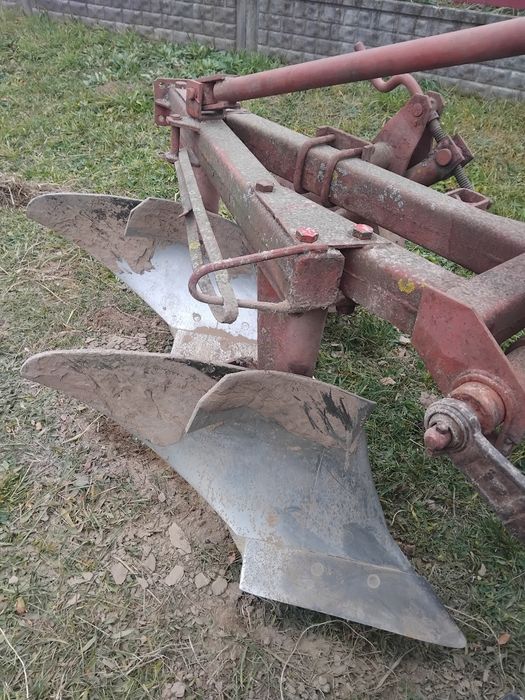 Плуг 2х30  3х30. 3х35 унія грдзьонц польща