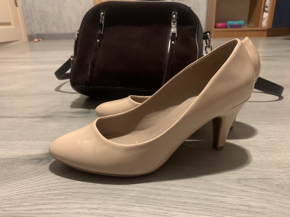Туфли нюдовие стильние