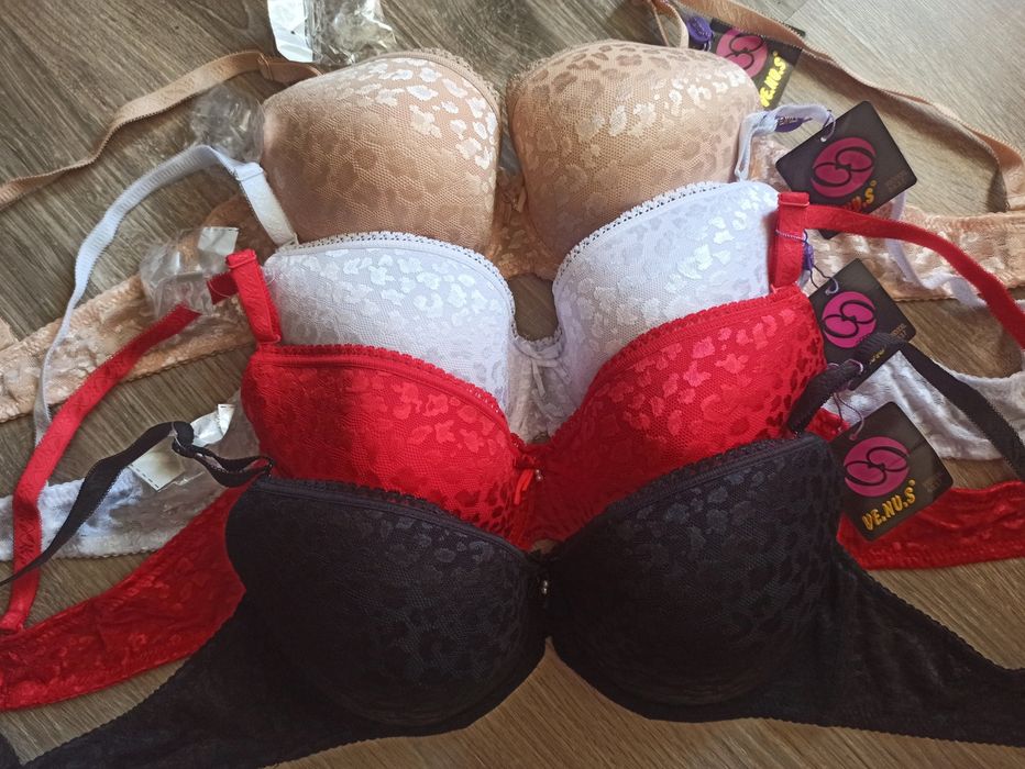 Бюстгальтери Ve.nu.s на чашку  C D E у кольорах та розмірах