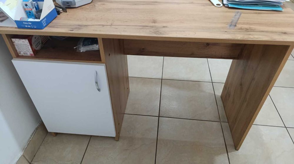 Стіл  письмовий 120*60см. Висота 75см