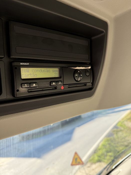 Camião kerax com Ampliroll e grua