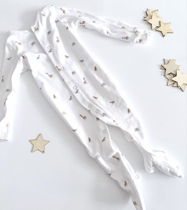 R.68 pajacyk biały zwierzątka piżama