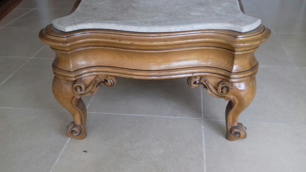 Mesa de sala em bom estado