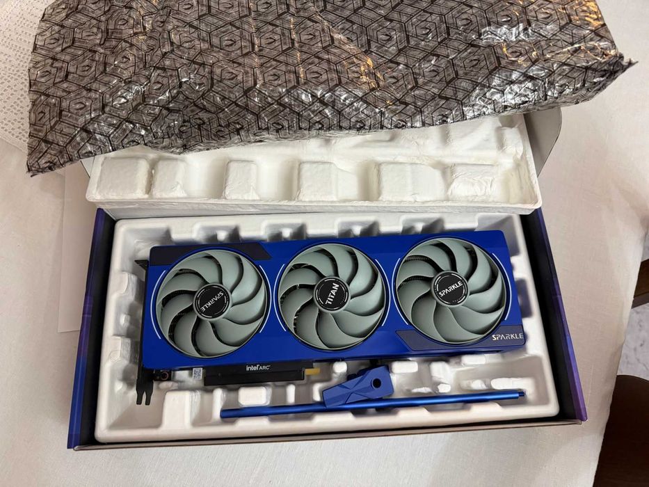 Placa gráfica Sparkle Intel Arc B580 TITAN OC 12 GB