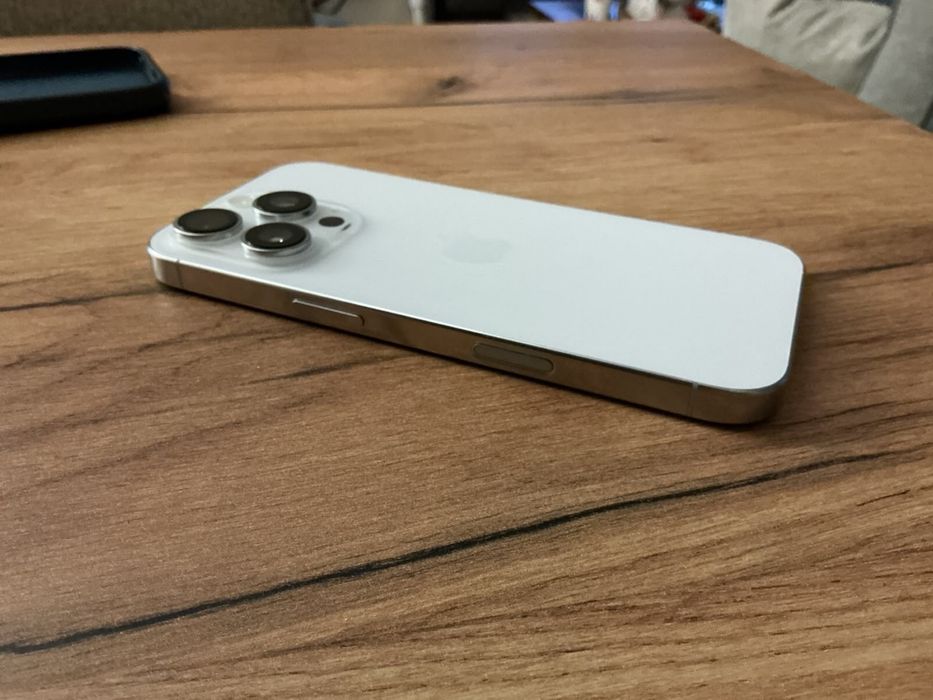 iPhone 16 Pro 128 GB Branco Titânio | 93% Bateria | Excelente Estado