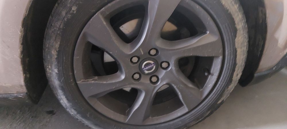 Volvo V40 cross country.