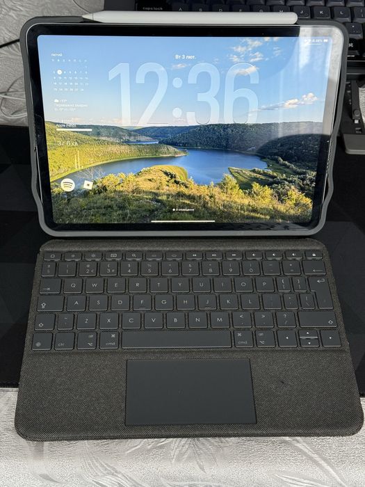 Клавіатура Logitech Folio Touch для iPad Pro 11