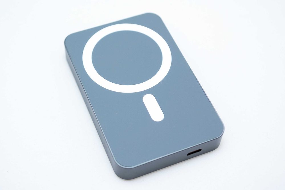 беспроводной повербанк на 10 000 мАч + проводной на 60 000 мАч