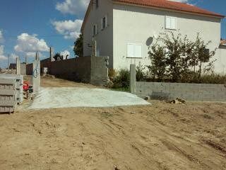 Terreno com pavilhão agrícola 200m2