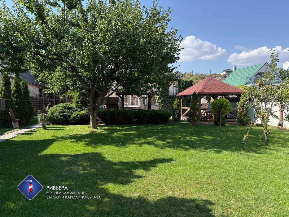 Продам дом у моря в Каролино-Бугазе.