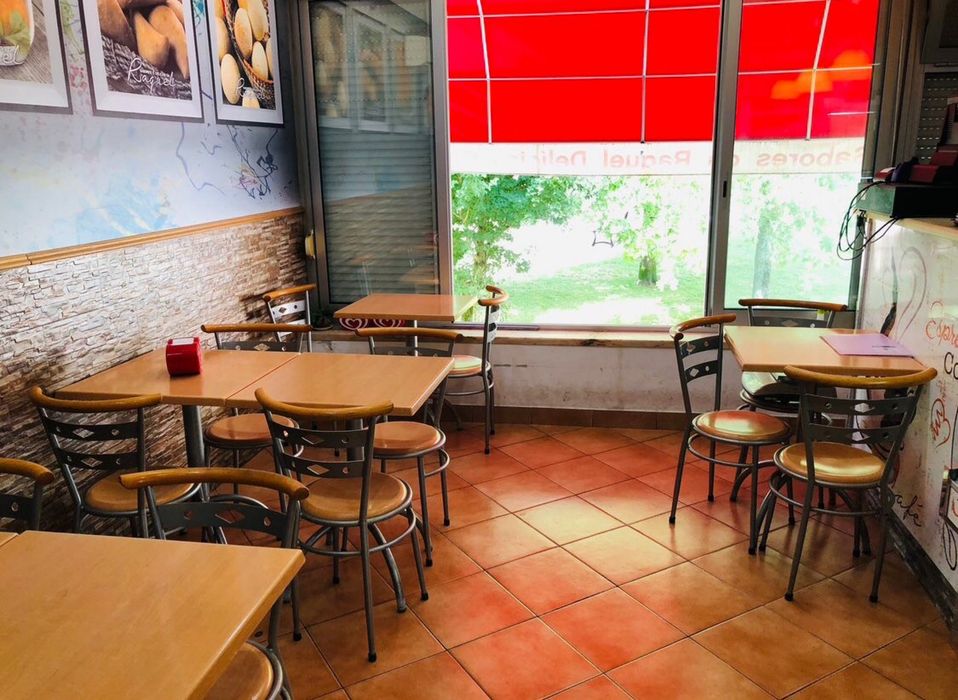 Café Snack Bar com extracao de fumos.