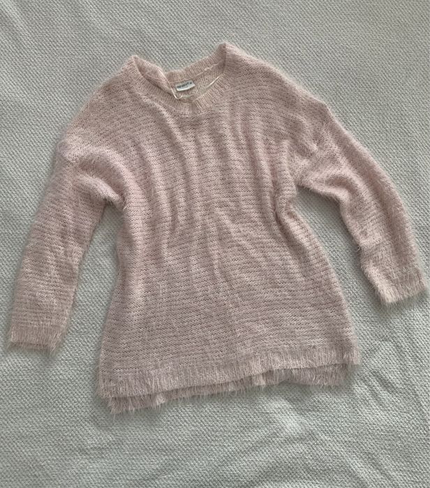 Miękki, puszysty sweter
