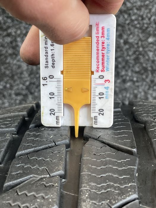 Продам Б/У шини Continental 225/50R18 ContiWinterContact TS