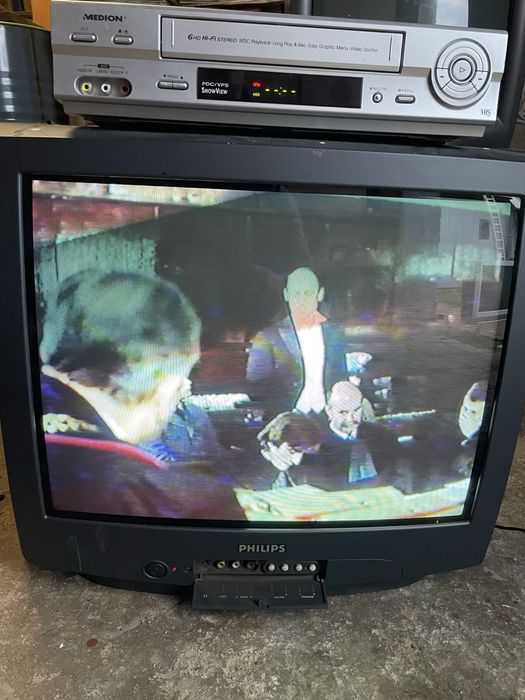 Stary telewizor kineskopowy 4 sztuki