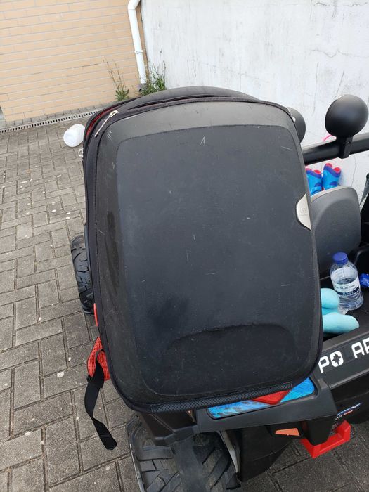 Mochila Logitech Kinetik 15.4