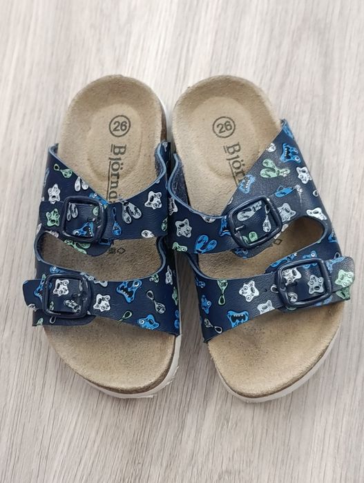 Buty chłopiece w rozmiarze 26