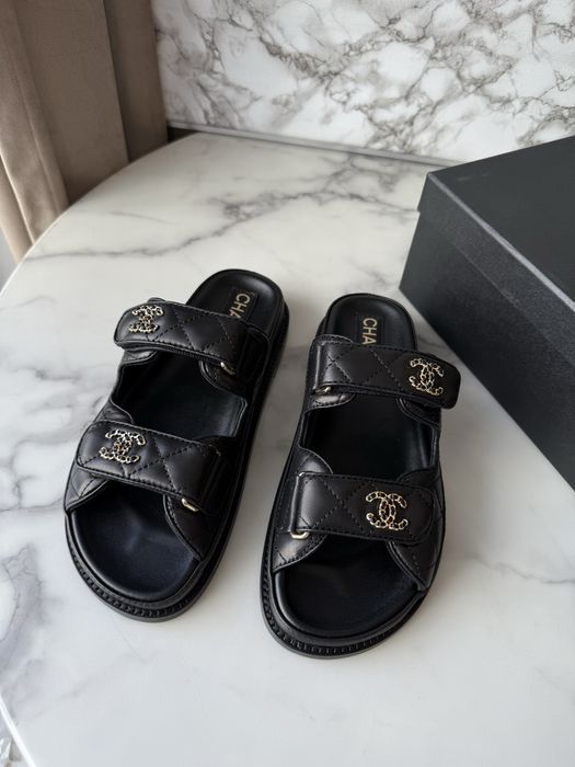 Klapki chanel black leather