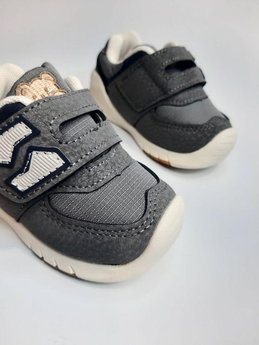 Дитячі кросівки 21р