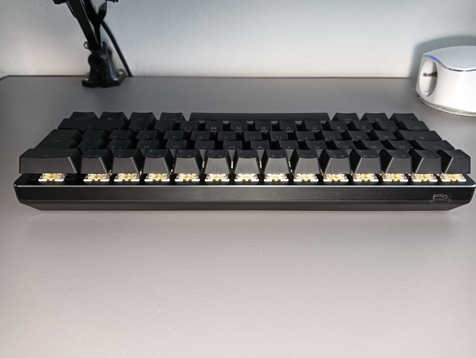 Teclado Gaming Glorious GMMK Compact 60% ISO (Gateron G Pro 3.0 Yellow | Layout PT)