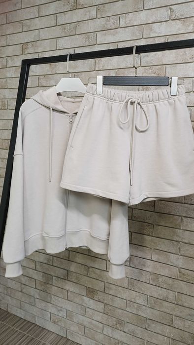 Костюм жіночий: шорти + зіп худі