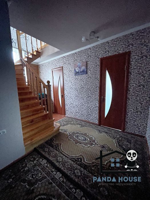 Продається двоповерховий будинок