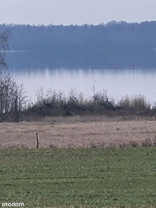Sprzedam działkę budowlaną nad jeziorem